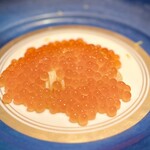 蒼 - ■新いくらのフェデリーニ
      産地から最短で口に運ばれる最上のいくら。
      一切の雑味を排除したいくらは口の中で弾けて、そのジュースがパスタにまとわりついて至福のソースに♪
      たまらん(^^)