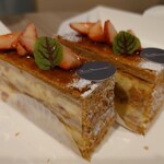 パティシエ・ヒロ ヤマモト - ナポレオン　720円