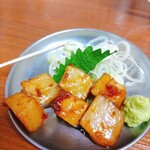 大衆酒場2.0とぽす - ★★漬けマグロ 360円 1cm 角のマグロが6個。いくら安くても全然物足りない。