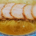 Mendokoro Sugai - 淡麗豚骨。旨味たっぷりのスープです…