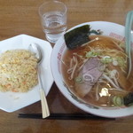 星宿飯店 - ラーメン＋半チャーハン￥450