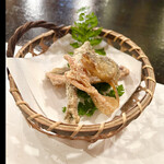 郷土料理ともん - 鮎のお造りの残った頭や尻、骨を揚げて出してくれます　byまみこまみこ