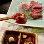 郷土料理ともん - 馬刺　とろん〜しっかり〜　byまみこまみこ