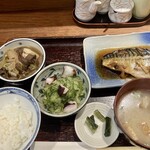 たまき - 鯖煮と小鉢2品