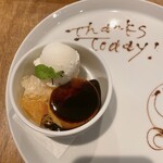 ハタナカ - プリン、アイスクリーム、ワインのジュレ、梨、オレンジ