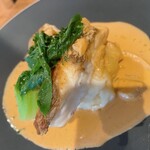 ハタナカ - 真鯛のポアレ　アメリケーヌソース