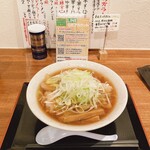 麺とおばんざいとお酒のお店 佳什 - 葱中華そば・醤油、1,000円。