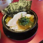 豚骨醤油ラーメン 王道家 - 