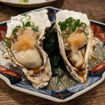 居酒屋 ちょーちょ - 生牡蠣×2個484円