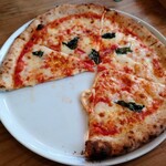 PIZZERIA LEONARDO&ぼんのみみ - 令和5年11月
            ランチタイム(11:30〜14:30)
            マルゲリータ 税込1595円