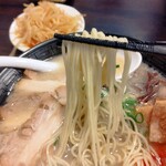 とんこつ拉麺 漣 - 麺リフト