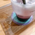 カフェ ルノア - レモン汁がこぼれた！グラスに全然入らない！笑