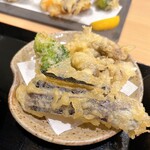 水沢うどん 水香苑 - 天ぷらは舞茸、ナス、ブロッコリー