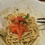 酒肴場 屯 - トマト、大葉、レモンで爽やかに味変