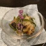 上野 京料理と個室和食 嵐山 - つぶ貝と茎わかめのワサビ和え