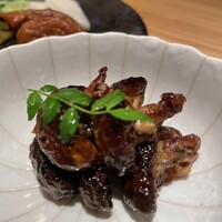 うなぎ四代目 菊川 恵比寿ガーデンプレイス店 - この肝焼も表面がカリッと焼き上げられて大変美味。