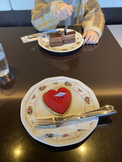 ショコラティエ マサール 本店 (Chocolatier Masale) - 西線11条/カフェ | 食べログ