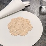 Florilege - フロリレージュのマークのような敷物。素敵過ぎ