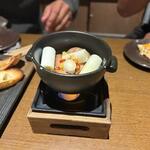 筥崎鳩太郎商店 - 最後は椎茸と白ネギのアヒージョ８００円です。