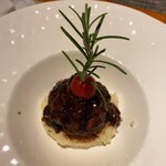 トラットリア ダイ パエサーニ - 牛肉団子の赤ワインソース