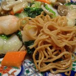 中国料亭 翠鳳 - 麺アップ