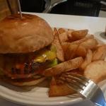 エスビーダイナー コウベ - ハンバーガープレートアップ
