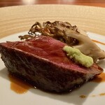 蒼 - 上田畜産 但馬玄 長期肥育42ヶ月 雌牛
                                シャトーブリアン 舞茸のロースト