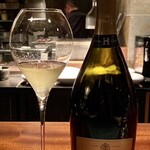 蒼 - Henriot
      Cuvée Hemera Brut Champagne 2006
      フランス シャンパン産のスパークリング