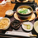 博多水炊き・鶏すき鍋 西新初喜 - 