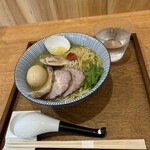 麺屋 玄洋 - 料理写真:味玉貝塩ラーメン 1050円