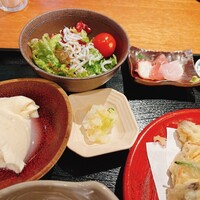 魚感うえさき - 天ぷら以外にお刺身もあるのが嬉しい