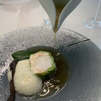 KOGISHI - アラ（久絵）と芝海老のキャベツ　品川萩のハーブオイルを混ぜたコンソメスープ仕立て
