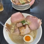 麺屋 船橋 - ４人掛けテーブル席