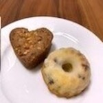 グリュッケンベルグ - ブルクテアターリンツァー＋栗のクグロフ。各250円