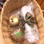 グリュッケンベルグ - ブルクテアターリンツァー＋栗のクグロフ＋シュトレン。各250＋1800円