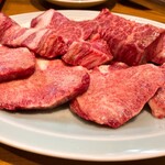 炭火焼肉ホルモンさわいし - 