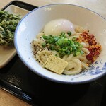 吉本食品 - 濃厚鬼醤油うどん／春菊かきあげ