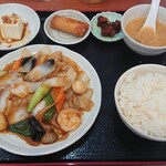 台湾料理 幸楽園 - 八宝菜定食