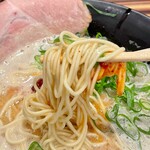 超豚骨 濃度8 - 細麺ストレート