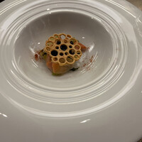 エピセ - 赤貝　キャビア　セロリムース　パプリカチップス