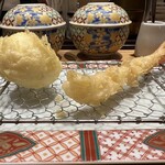 博多天ぷら やまみ - 左からエビ、半熟卵