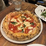 Trattoria e Pizzeria De salita 赤坂 - 