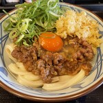 丸亀製麺 - 『焼きたて牛すき釜玉+ねぎ+天かす』