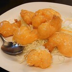 中華料理 祥龍房 - ママのオススメからエビマヨ(食べ飲み放題/4名分)。衣は薄めでマヨとスイートチリソースっぽい味付け