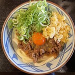 丸亀製麺 - 『焼きたて牛すき釜玉+ねぎ+天かす』