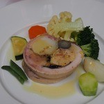 ◆ ホロホロ鳥とフォアグラとジロール茸、石川芋、牛蒡のガランティーヌ