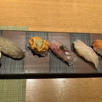 築地青空三代目  銀座三越 - 左から海老、ウニ、鯵、鰤、いくら味噌付け