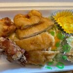 Torishou - 鶏笑弁当はモモ肉とムネ肉の組み合わせの人気NO1のお弁当
