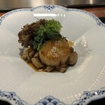 横浜うかい亭 - ホタテとキノコ