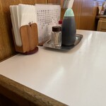 とんかつ 末吉 - テーブルセット